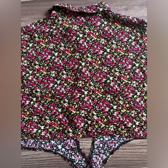 American apparel Floral button down tie front crop top size M/L - Picture 8 of 9